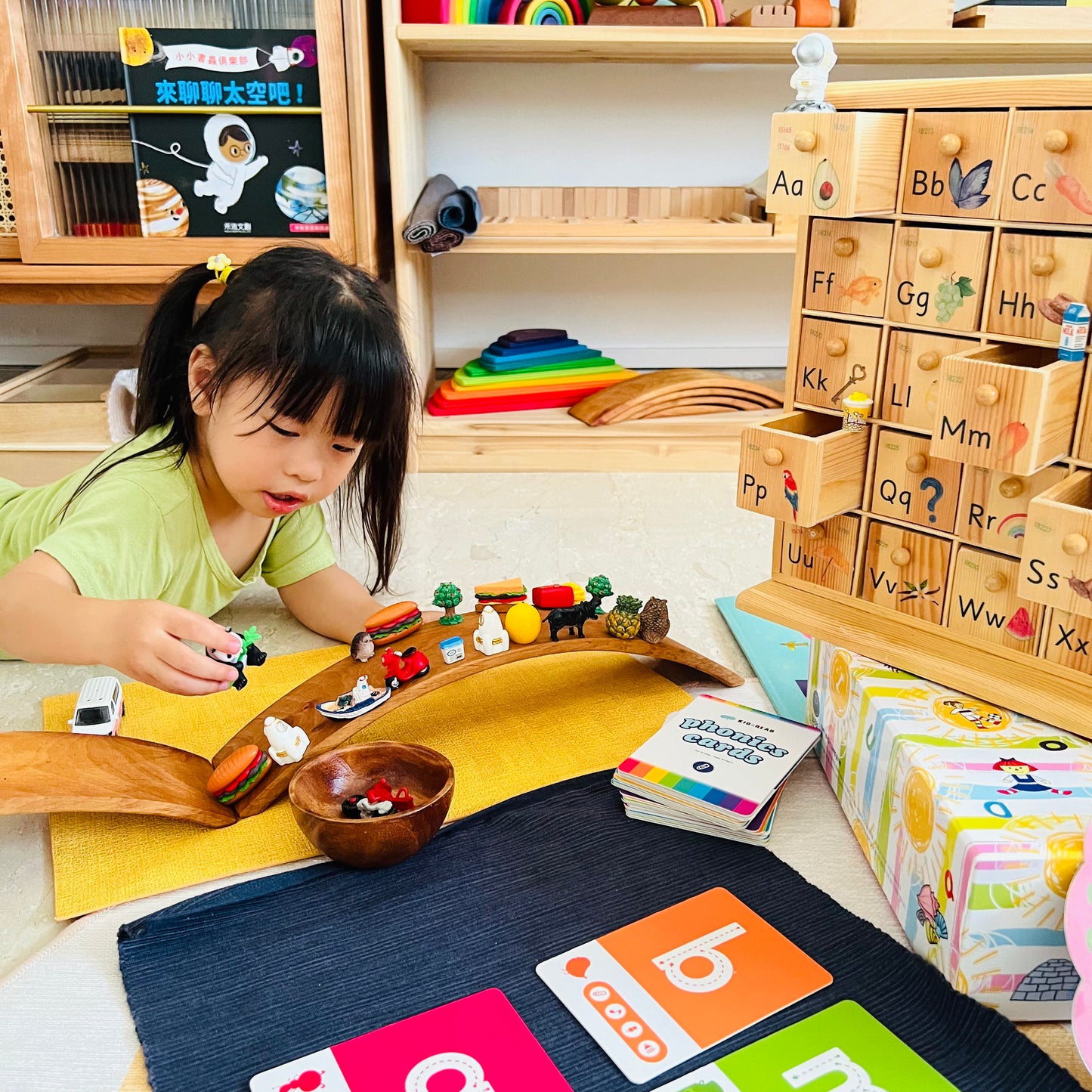 Montessori inspired Sound Cabinet 英文字母盒 連 75件小模型