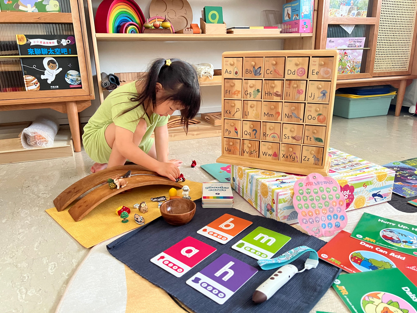Montessori inspired Sound Cabinet 英文字母盒 連 75件小模型