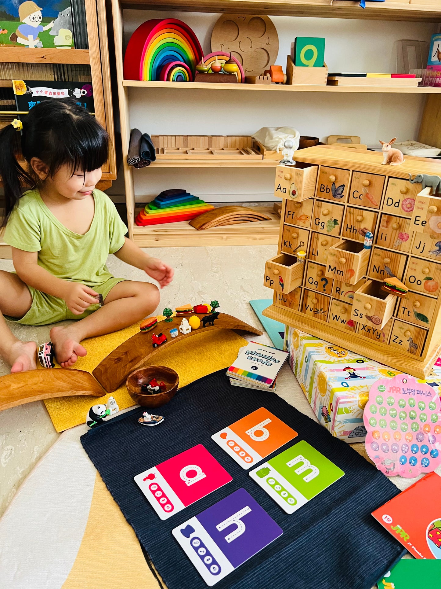 Montessori inspired Sound Cabinet 英文字母盒 連 75件小模型