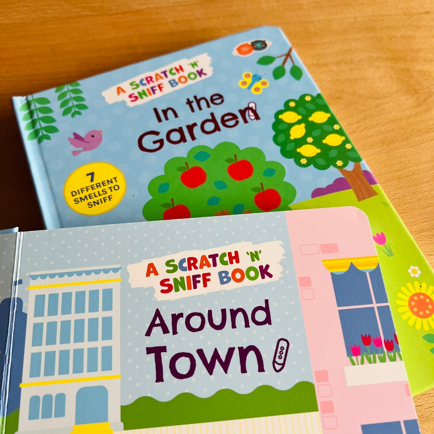 幼兒英文操作點讀書套組 (多感官操作書加真實圖片英文拼音讀本)
