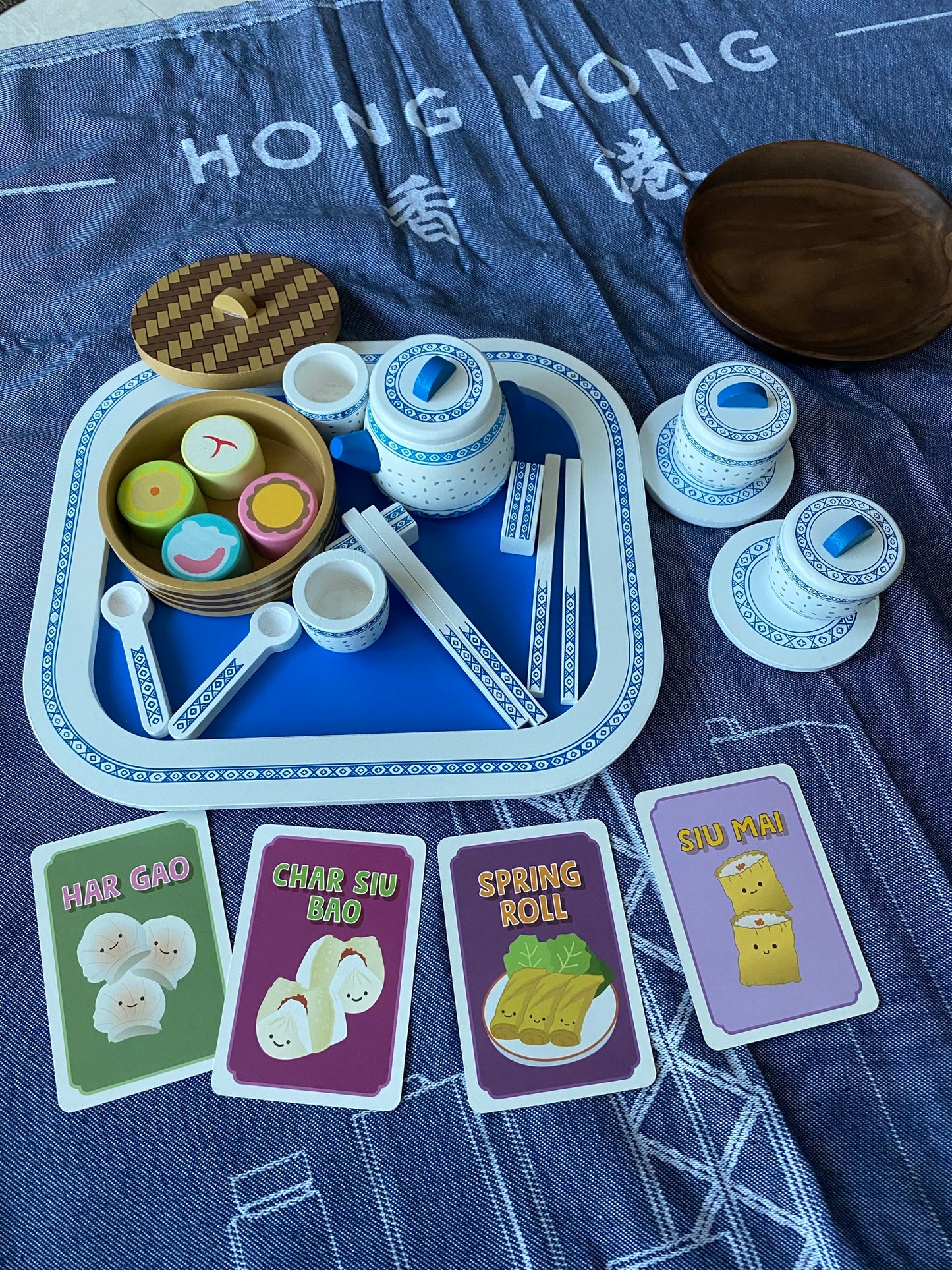 經典家庭紙牌遊戲 (香港美食主題)中英雙語版:Memory/ Old Maid/ Go Fish (Hong Kong Food Edition )