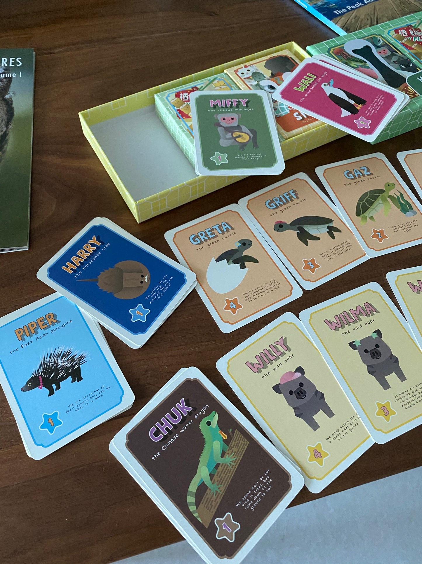 經典家庭紙牌遊戲 (香港野生動物主題)中英雙語版:Happy Families (Hong Kong Wildlife Edition)