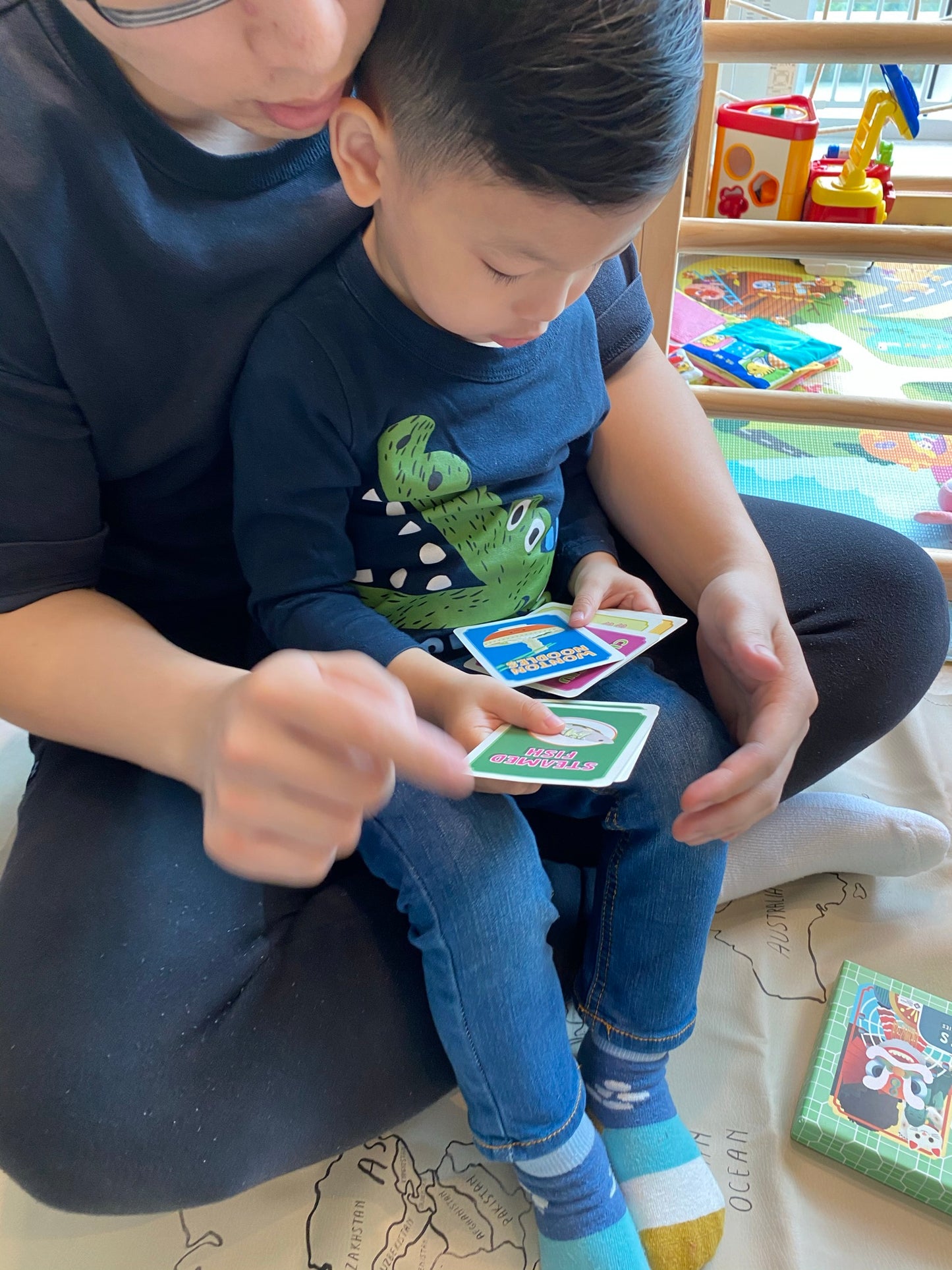 經典家庭紙牌遊戲 (香港美食主題)中英雙語版:Memory/ Old Maid/ Go Fish (Hong Kong Food Edition )