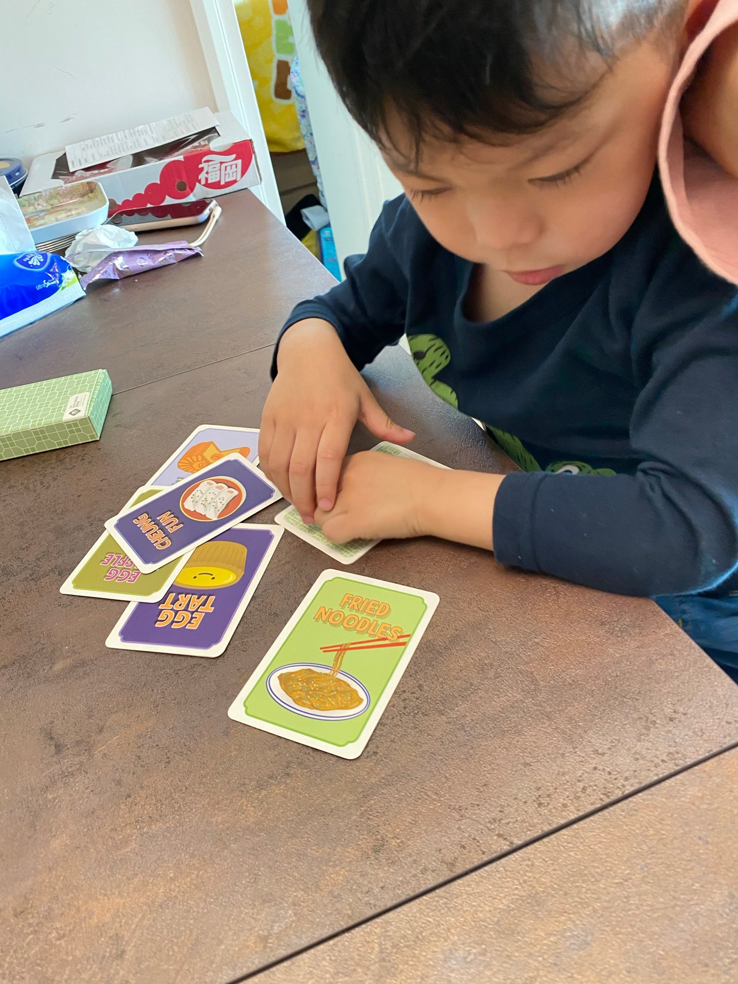 經典家庭紙牌遊戲 (香港美食主題)中英雙語版:Memory/ Old Maid/ Go Fish (Hong Kong Food Edition )