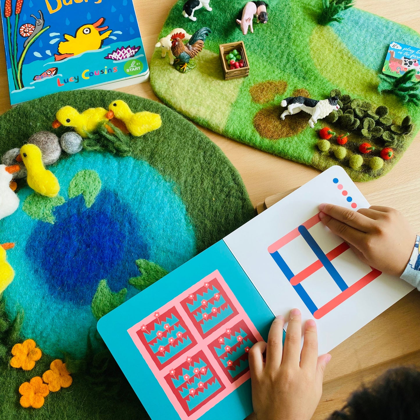 觸感中文寫字組合第一輯 + 第二輯 (The Little Learner Bundle + The Little Reader Bundle)