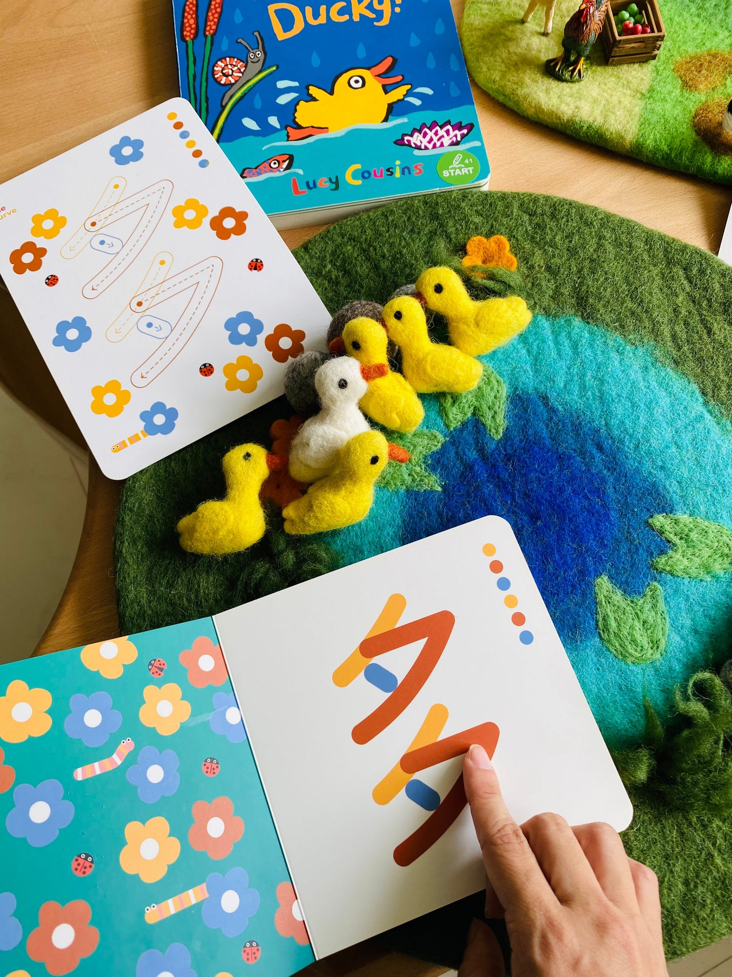 觸感中文寫字組合第一輯 + 第二輯 (The Little Learner Bundle + The Little Reader Bundle)