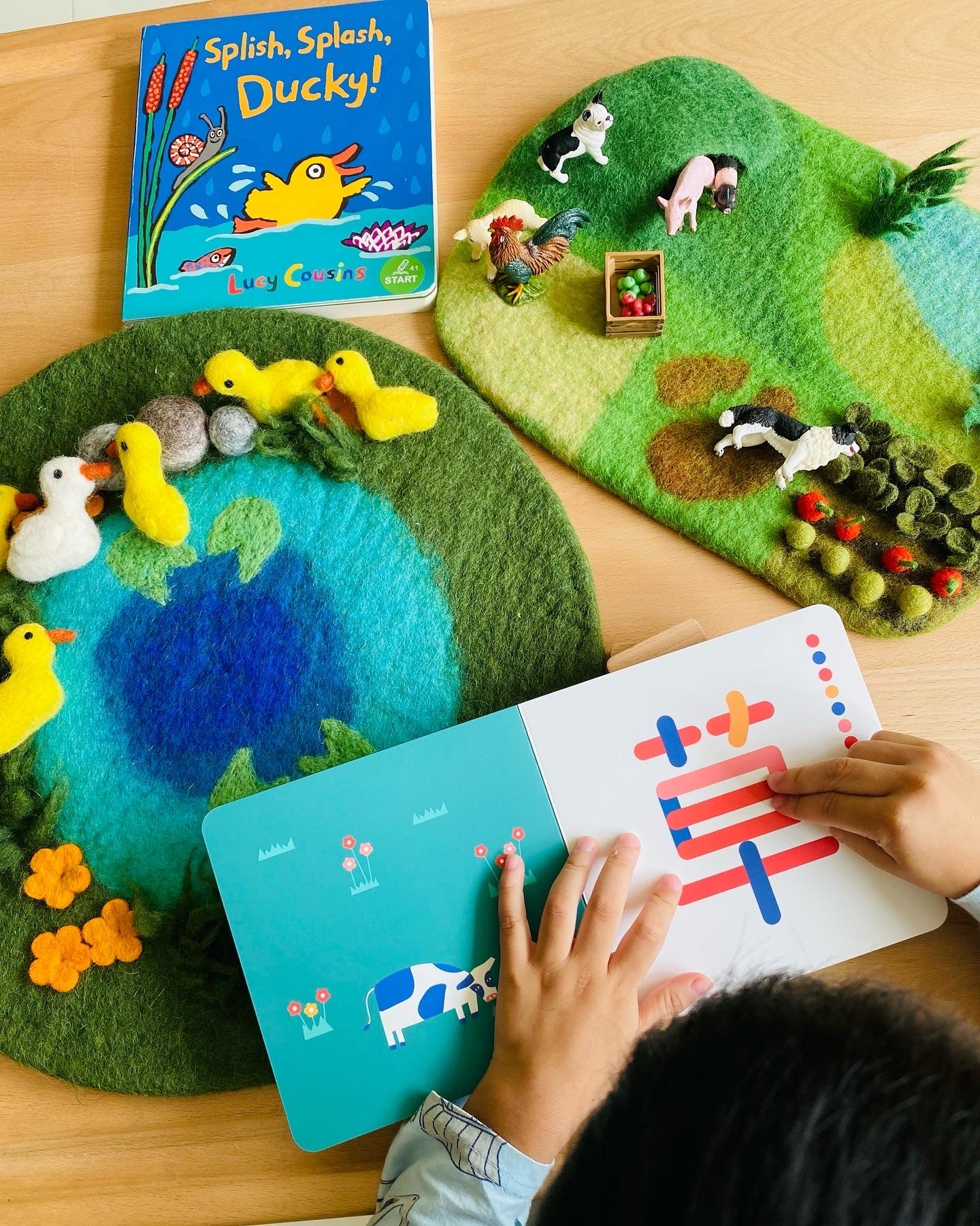 幼兒中文執筆寫字預備優惠套組「四選三」(Pin Poking 工作套組、 香港交通工具串珠 、觸感寫字小書及寫字板)