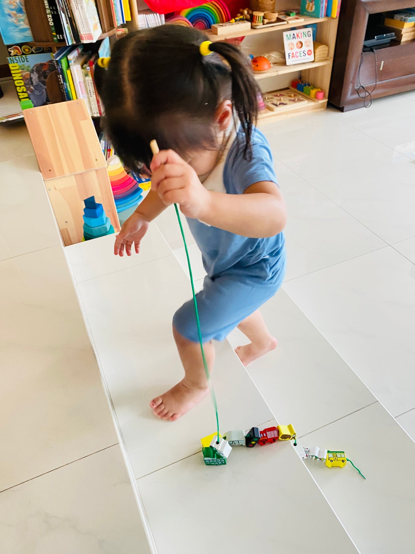 幼兒中文執筆寫字預備優惠套組「四選三」(Pin Poking 工作套組、 香港交通工具串珠 、觸感寫字小書及寫字板)