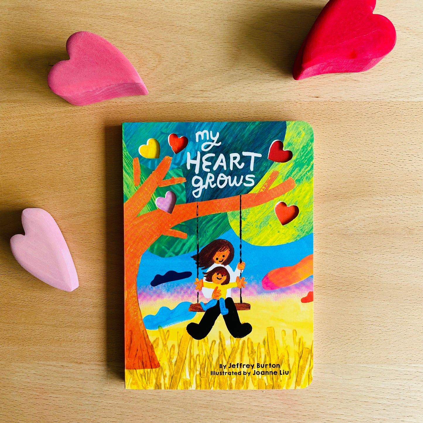 My Heart Grows (心型洞洞硬頁繪本)