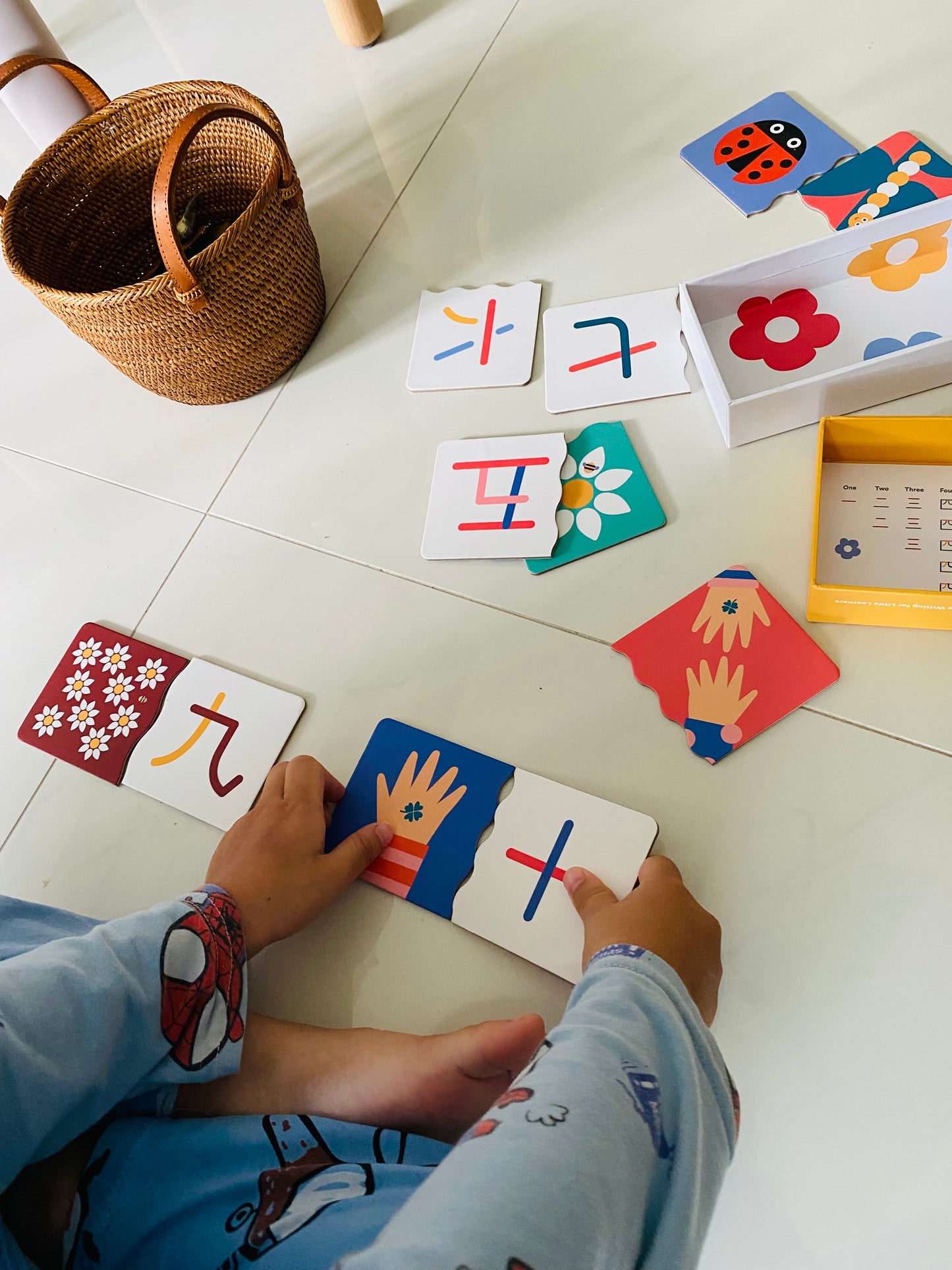 幼兒中文執筆寫字預備優惠套組「四選三」(Pin Poking 工作套組、 香港交通工具串珠 、觸感寫字小書及寫字板)