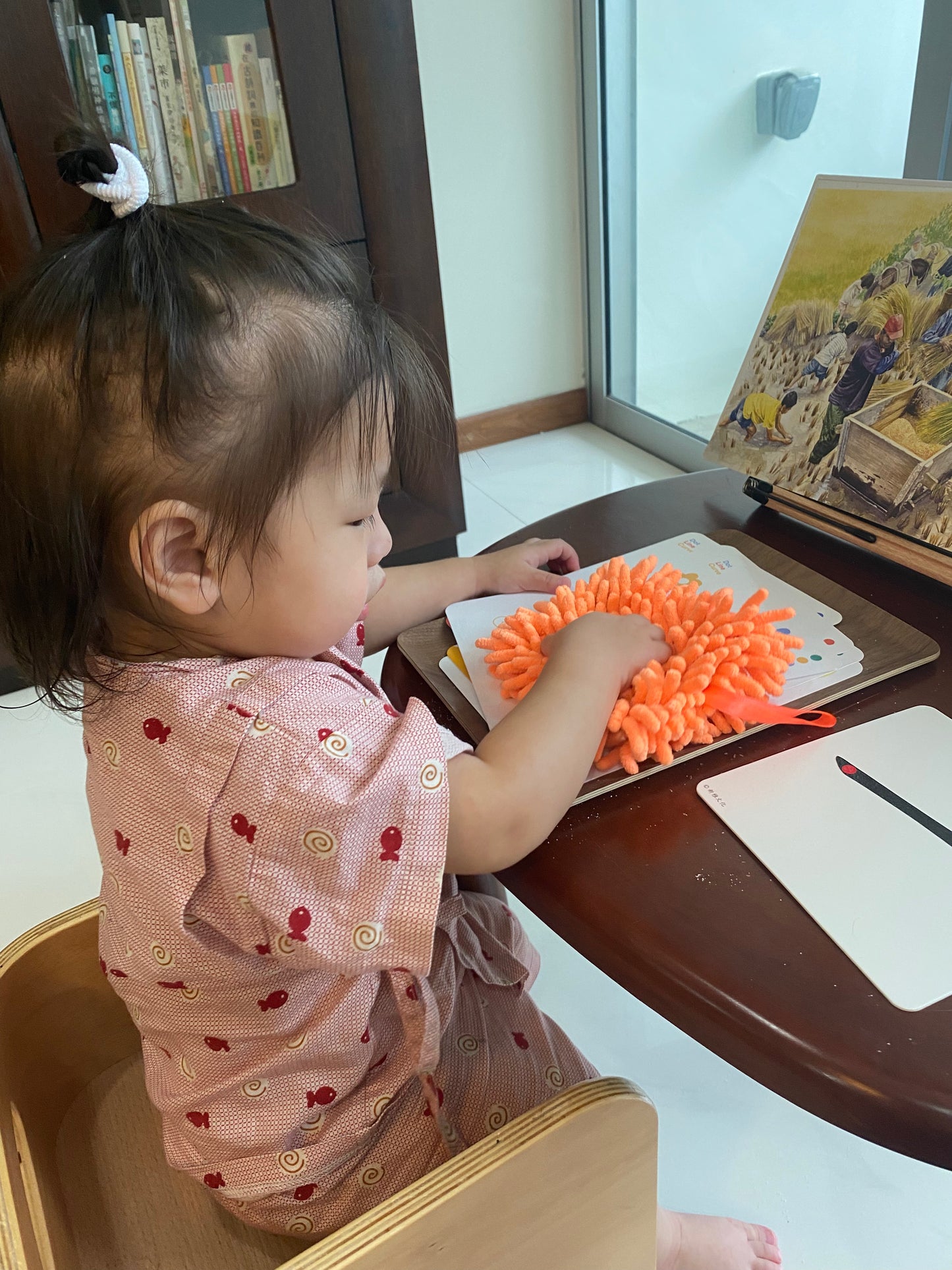 幼兒中文執筆寫字預備優惠套組「四選三」(Pin Poking 工作套組、 香港交通工具串珠 、觸感寫字小書及寫字板)