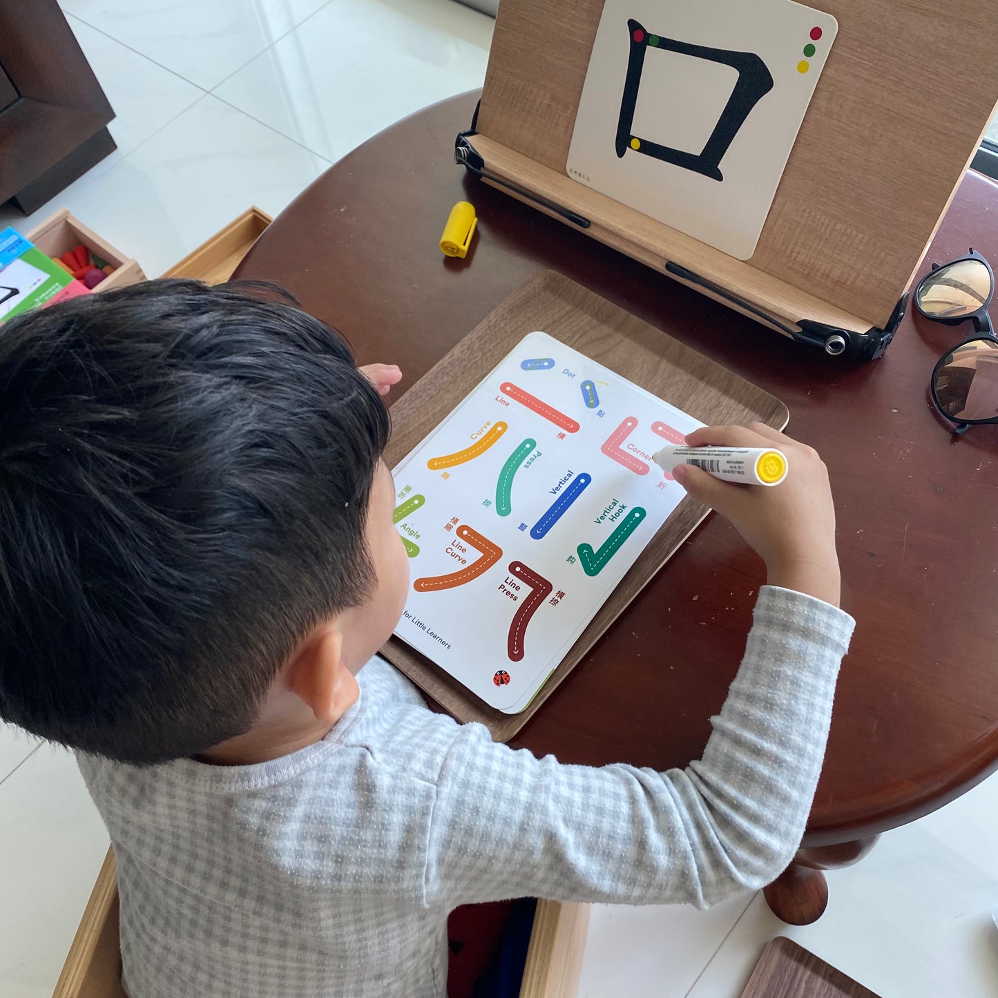 幼兒中文執筆寫字預備優惠套組「四選三」(Pin Poking 工作套組、 香港交通工具串珠 、觸感寫字小書及寫字板)