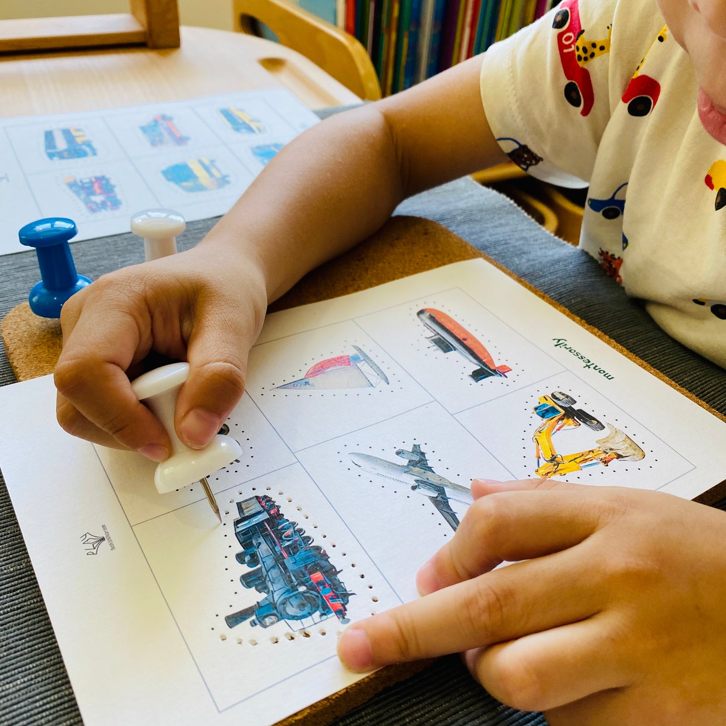 幼兒中文執筆寫字預備優惠套組「四選三」(Pin Poking 工作套組、 香港交通工具串珠 、觸感寫字小書及寫字板)