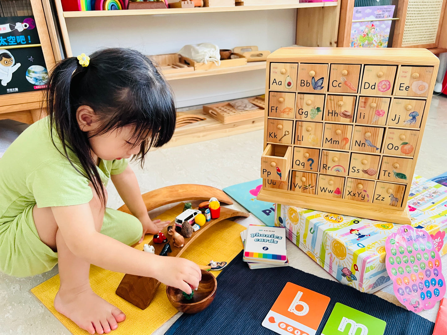 Montessori inspired Sound Cabinet 英文字母盒 連 75件小模型