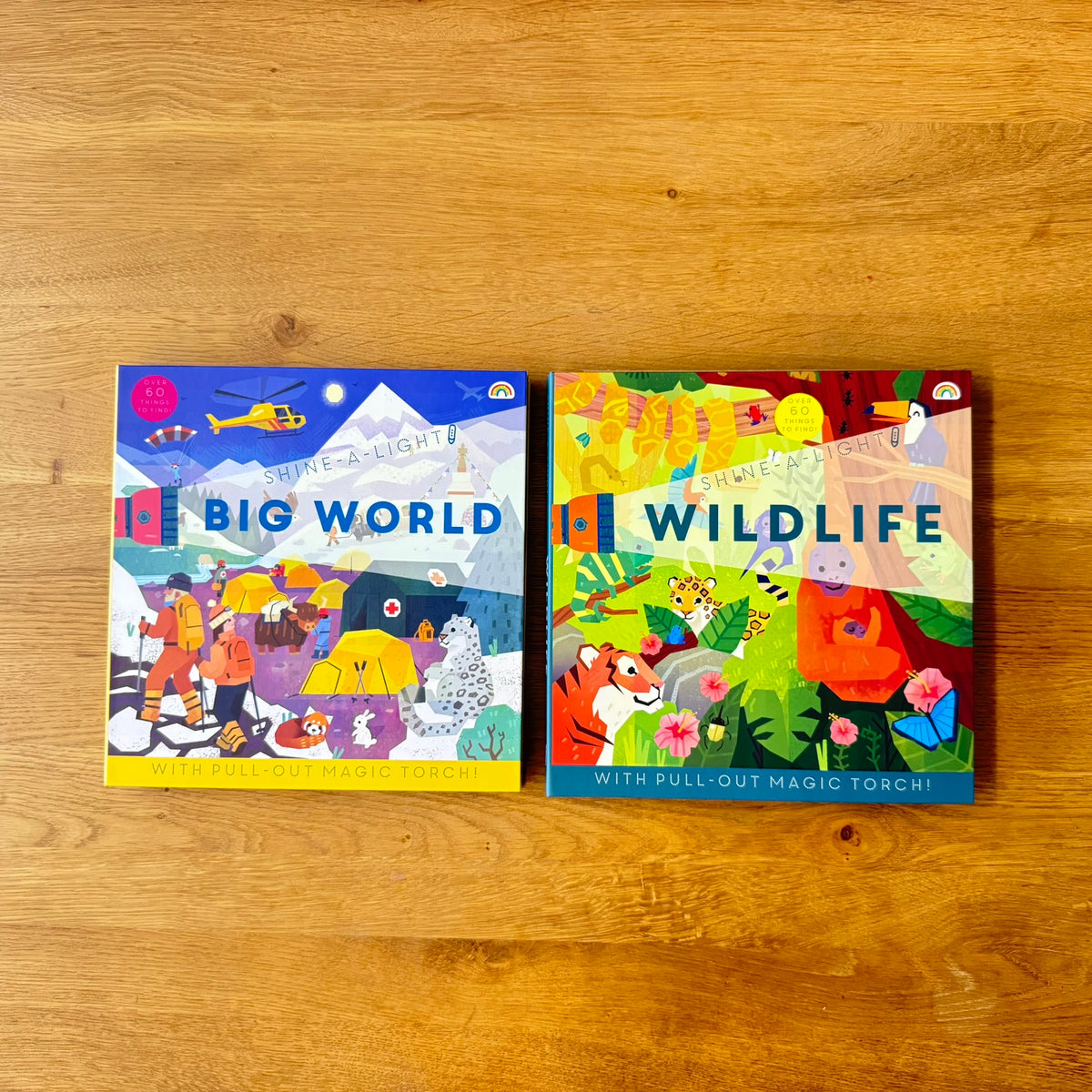 Shine-a-Light 手電筒遊戲書 (Big World / Wildlife)