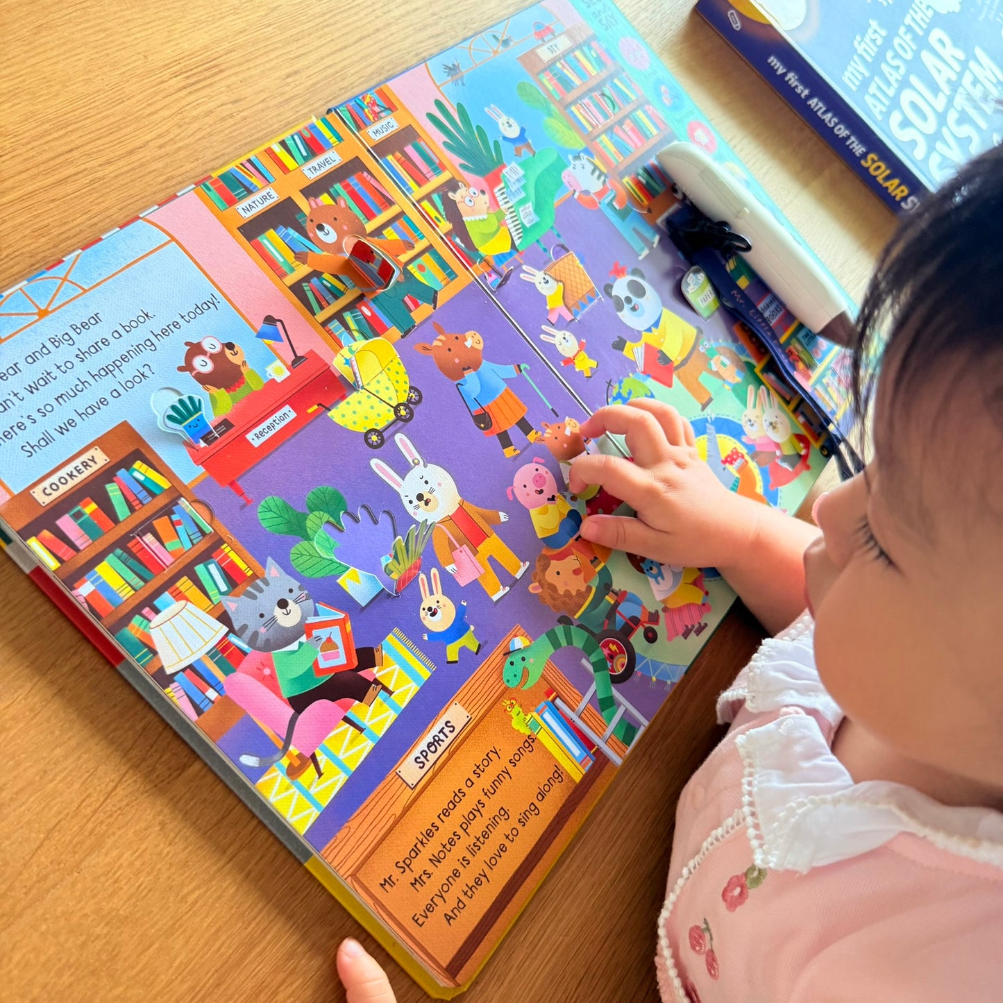 BUSY DAY 找找遊戲翻翻書