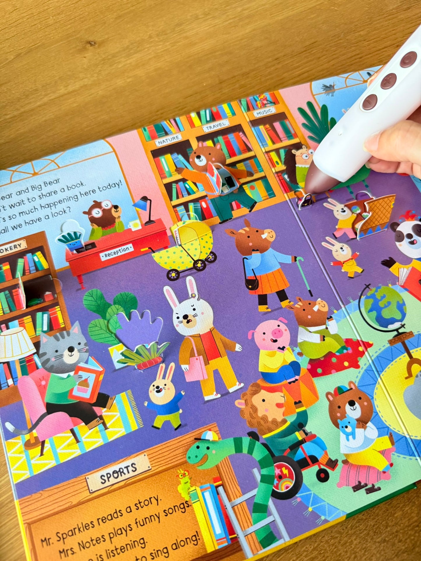 BUSY DAY 找找遊戲翻翻書