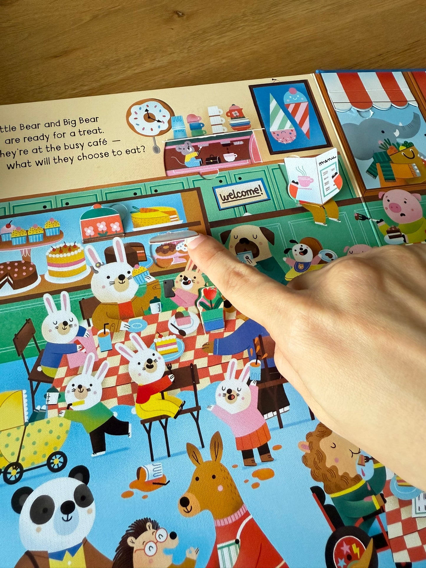 BUSY DAY 找找遊戲翻翻書