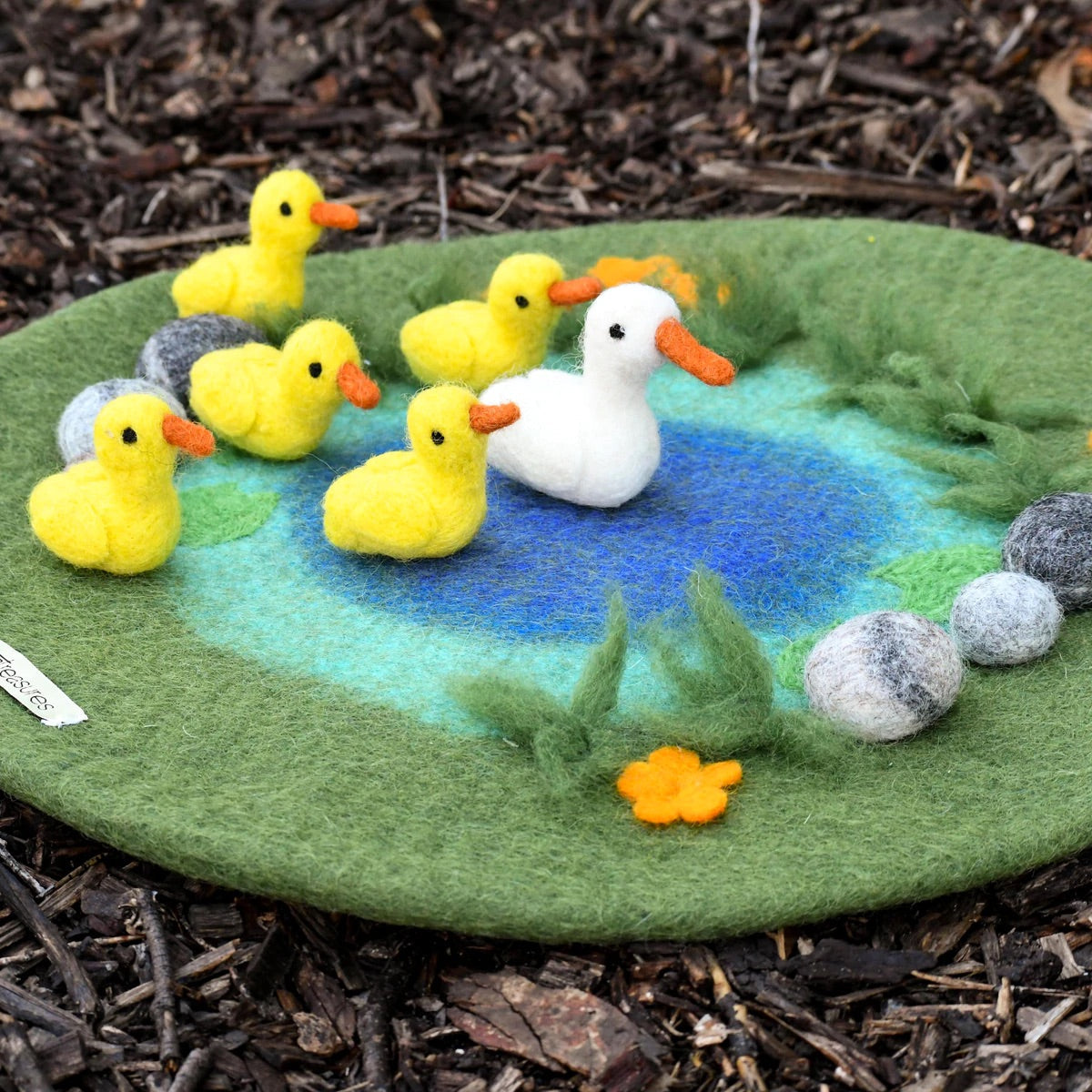 Duck Pond with 6 Ducks Play Mat Playscape 小池塘主題遊戲地墊