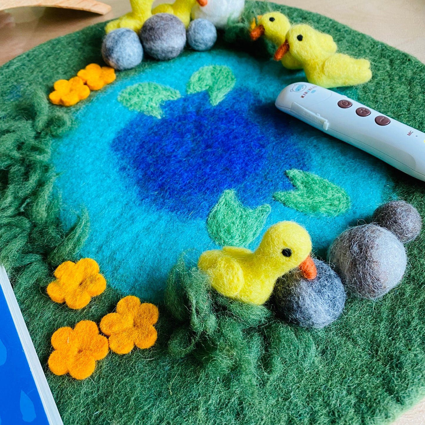 Duck Pond with 6 Ducks Play Mat Playscape 小池塘主題遊戲地墊