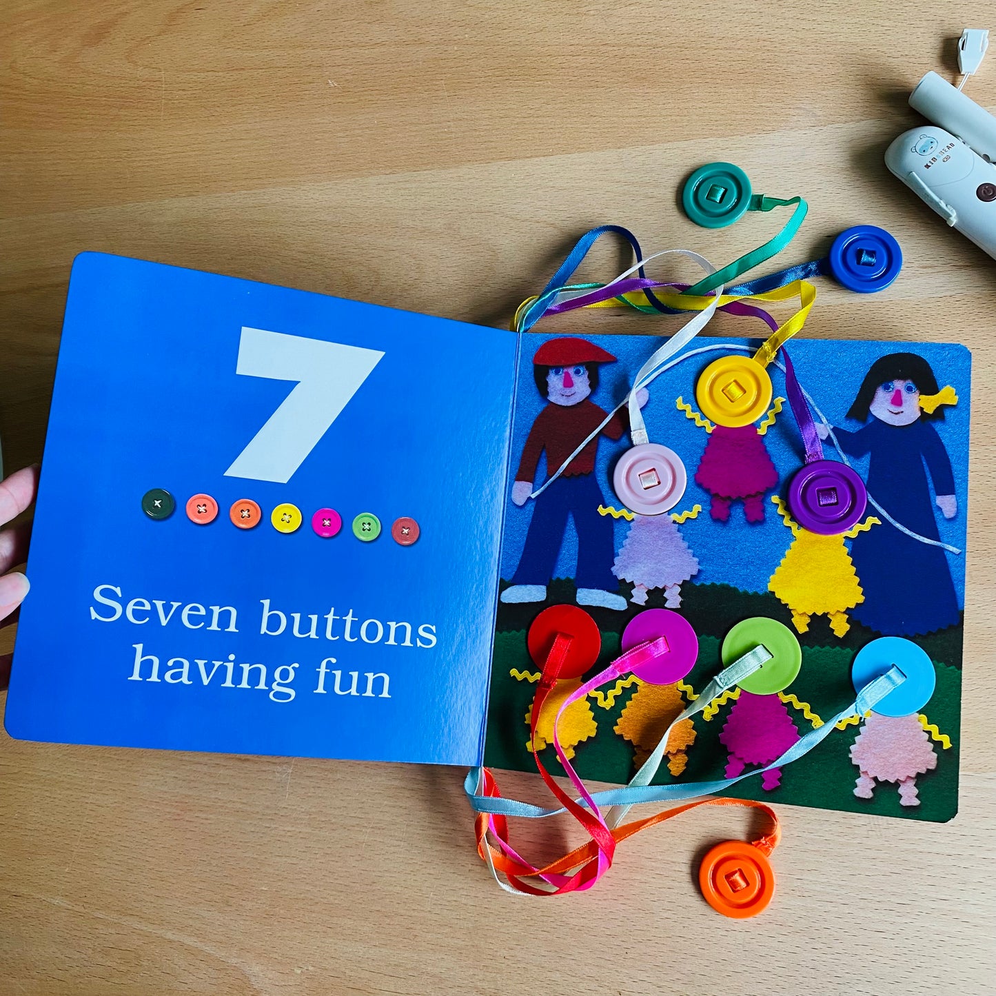 10 Button Book 鈕扣操作書 點讀繪本